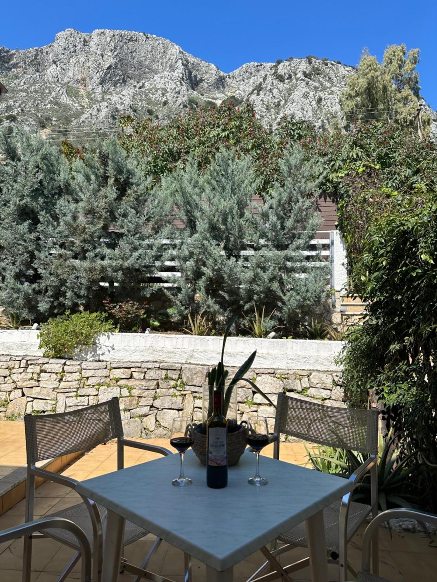 Vladimiros Apartments Barbati Luaran gambar